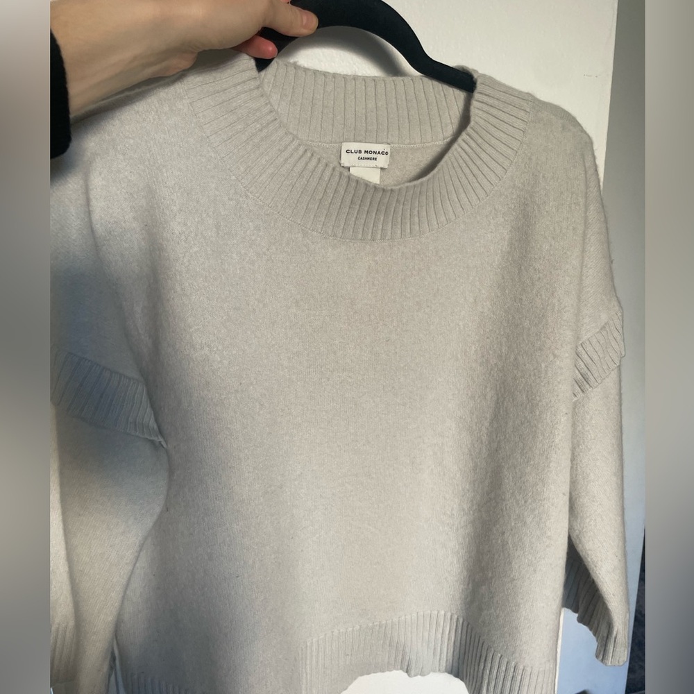 Club Monaco Women's Cream 100 percent Cashmere Sweater